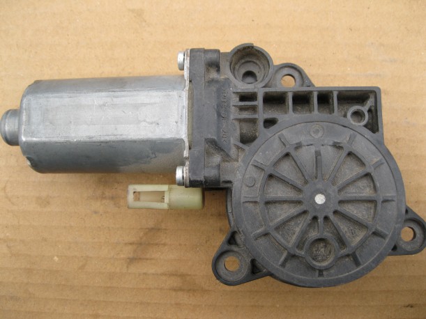 Ford Fusion 2002-2012 Мотор стеклоподъемника передний правый