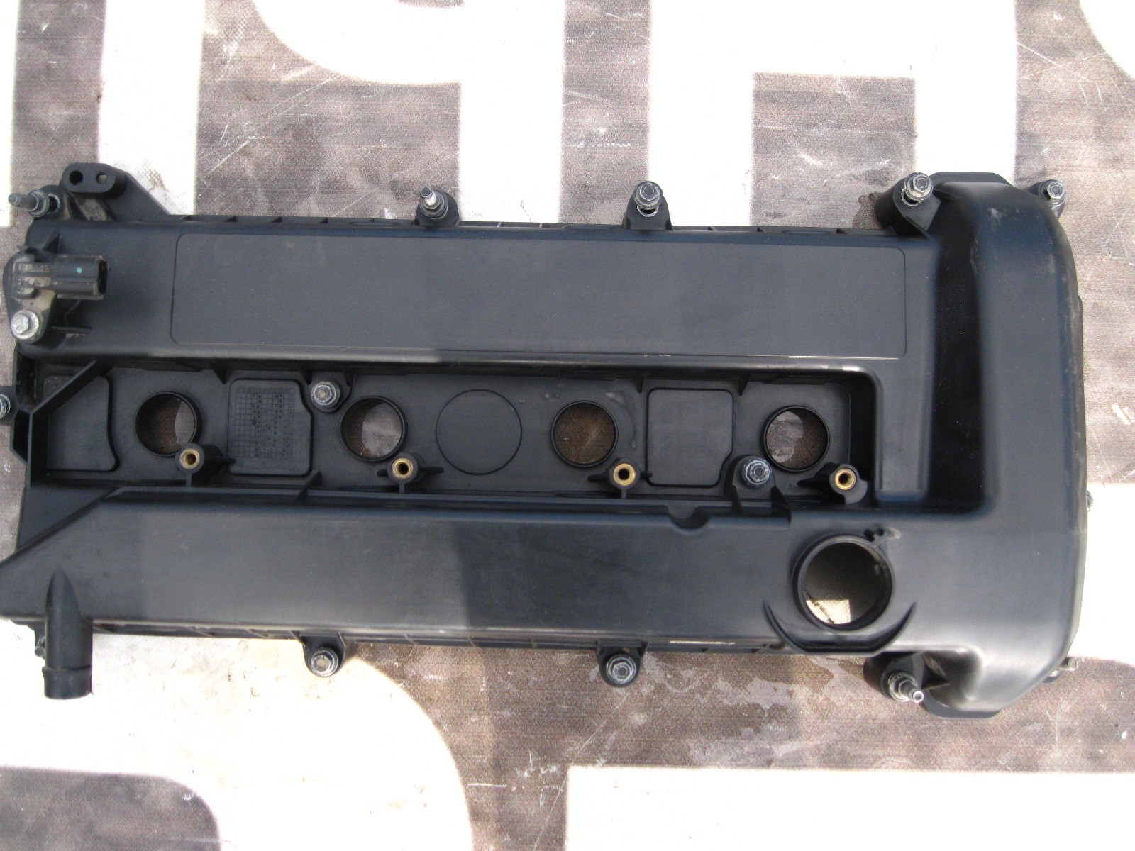 8. 8. клапанная крышка форд фокус 1. 6 100 л. крышки форд.