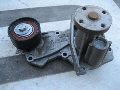 Ford Focus 2 2004-2010 Насос системы охлаждения (помпа)