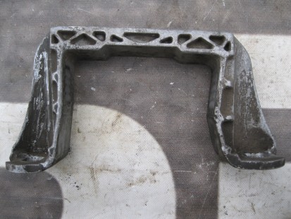 Ford Focus 2 2004-2010 Кронштейн двигателя правый