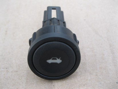 Ford Fusion 2006-2012 Кнопка открывания багажника