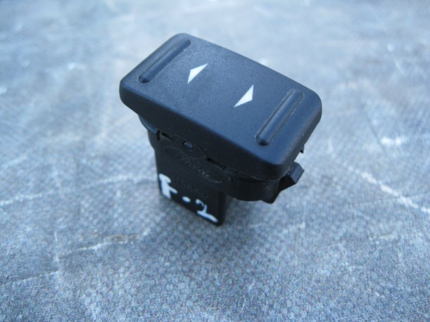 Ford Focus 2 2005-2011 Кнопка стеклоподъемника