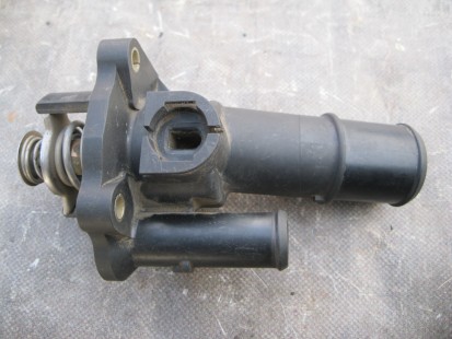 Ford Focus 2 2005-2011 Корпус термостата (Термостат)