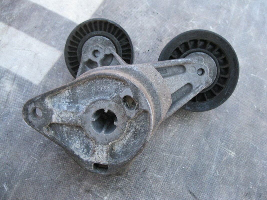 Ford 1465253 ролик натяжителя ремня приводного. 8. Натяжной ролик форд фокус 2 1. Ролик натяжителя форд фокус 2 2. Натяжитель фокус 2 1.