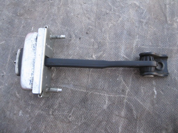 Ford Focus 2 2005-2011 Ограничитель двери