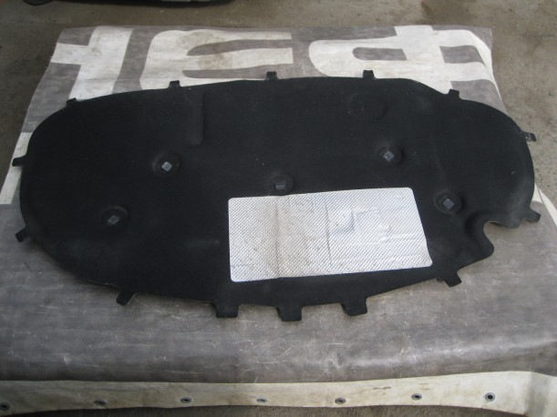 Volkswagen Golf 6 2008-2013 Шумоизоляция капота (Утеплитель)