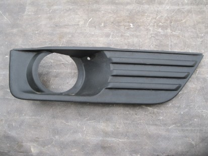 Ford Focus 2 2005-2008 Накладка противотуманной фары правая