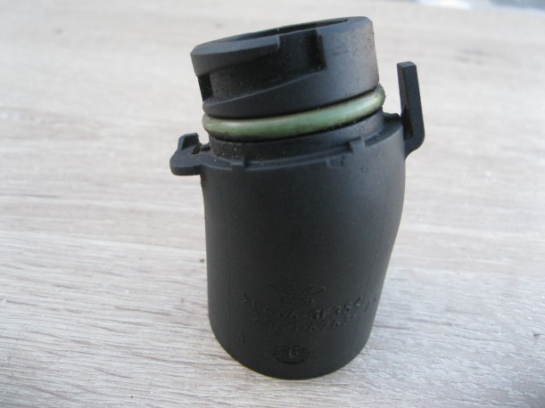 Ford Fiesta 2001-2008 Горловина маслозаливная