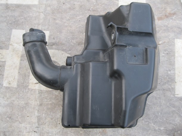 Ford Focus 2 2005-2007 Резонатор воздушного фильтра
