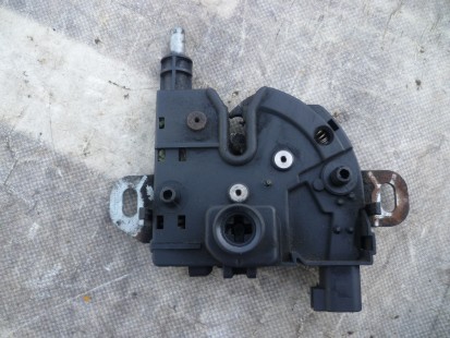 Ford Focus 2 2005-2011 Замок капота