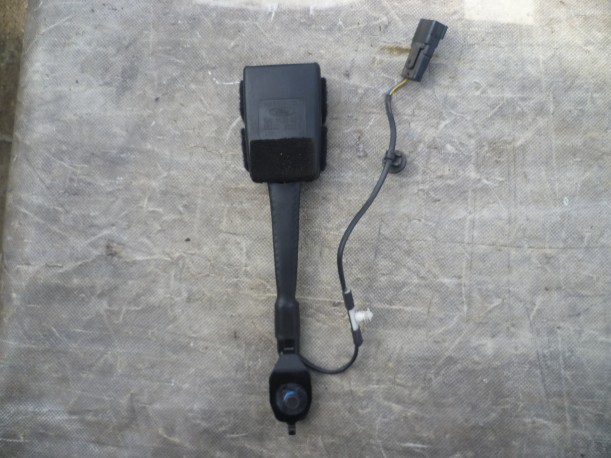 Ford Kuga 2 2013-2019 Ответная часть ремня безопасности