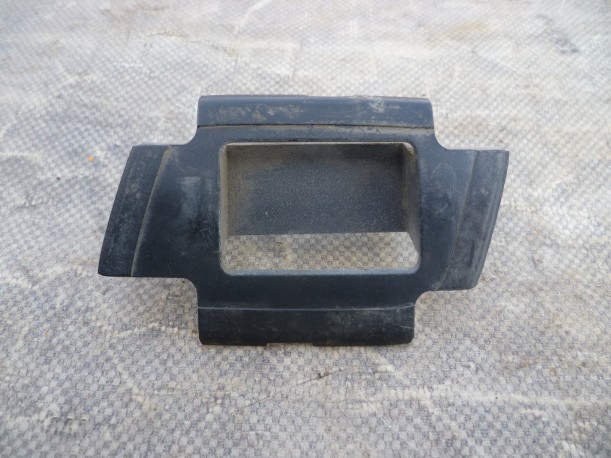 Ford Focus 2 2005-2008 Крышка форсунки омывателя (Кронштейн)