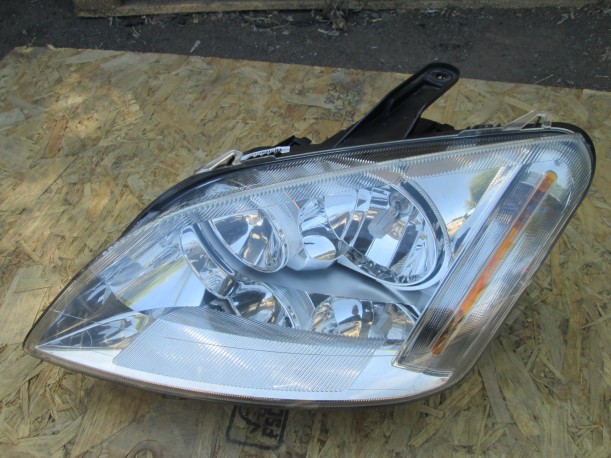 Ford Focus C-MAX 2003-2007 Фара левая