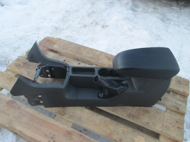 Ford Focus 2 2005-2008 Подлокотник