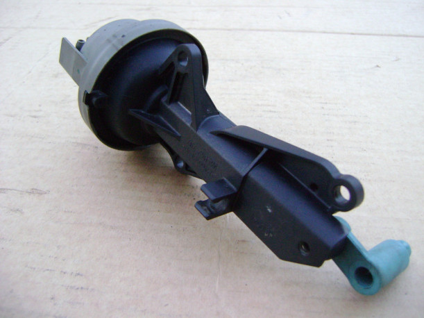 Ford Focus 2 2005-2011 Клапан вакуумный