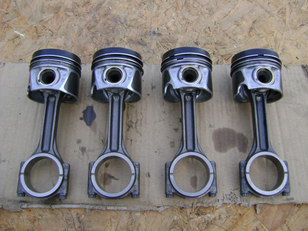 Volkswagen Tiguan 2 2016-2021 Поршень Шатун DBGC