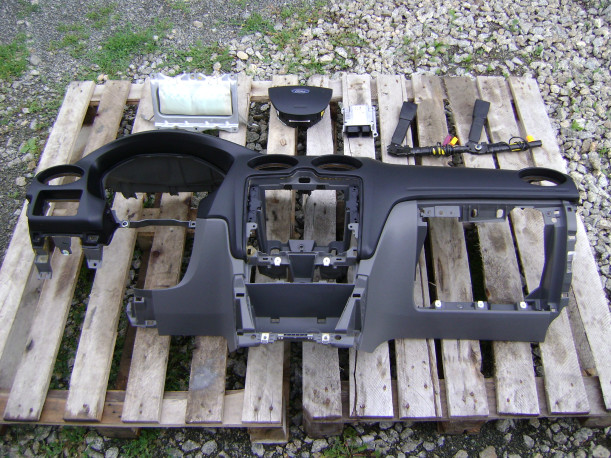 Ford Focus 2 2008-2011 Торпедо (Комплект безопасности)