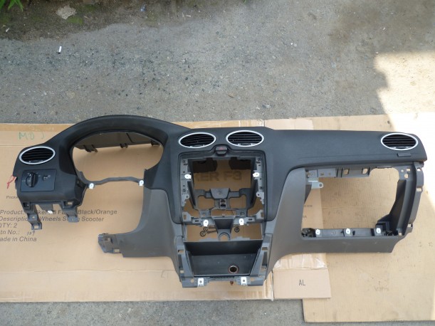 Ford Focus 2 2005-2008 Торпедо
