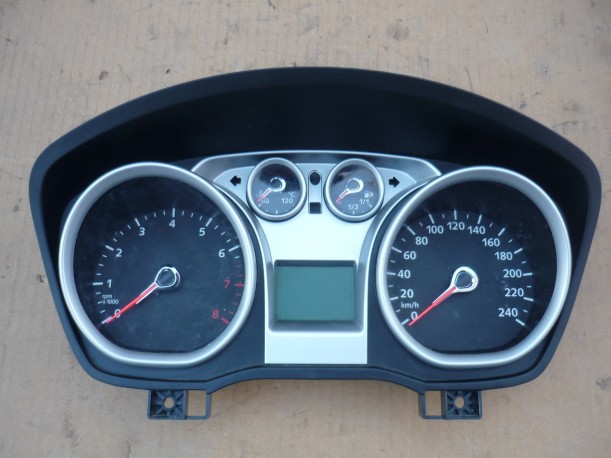 Ford Focus 2 2005-2011 Щиток приборов (панель)